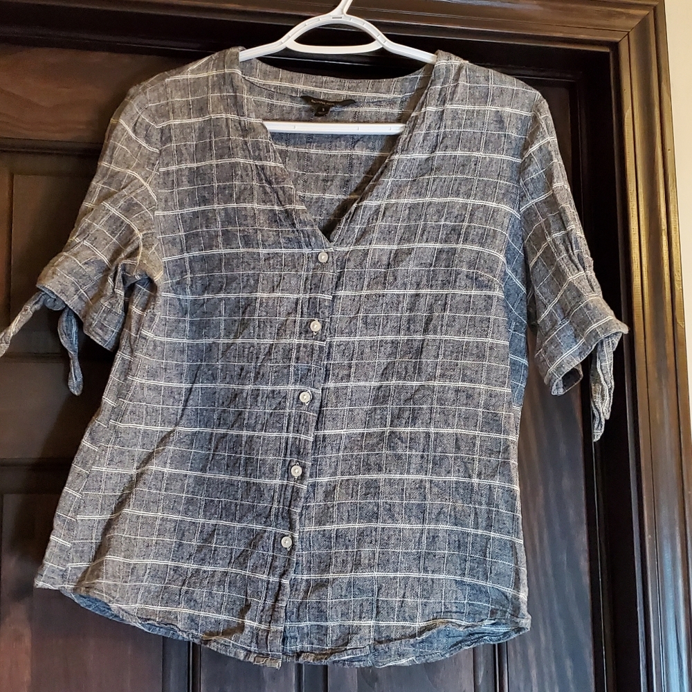 Banana Republic S Button Down Blue and White Blouse